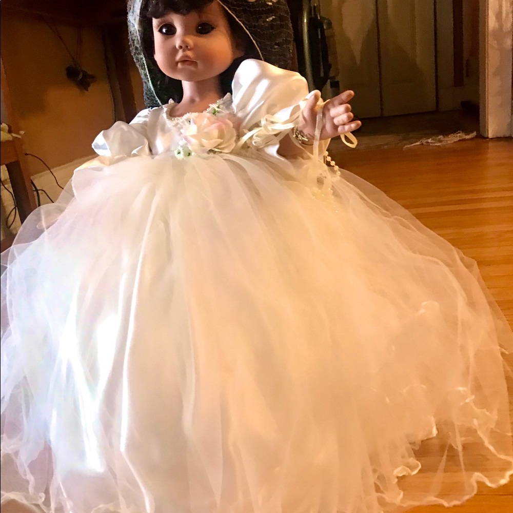Doll - Picture 2 of 16